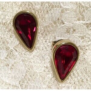 Vintage Red Rhinestone Rain Drop Stud Earrings Gold Tone Bezel Pierced Faceted